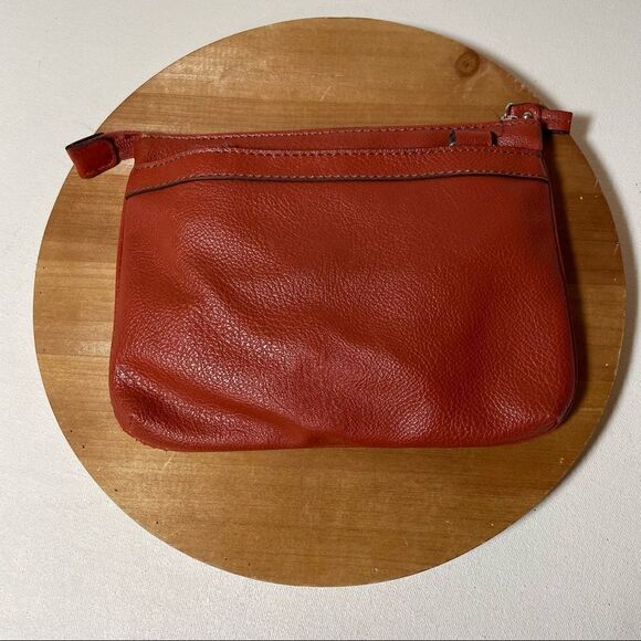 RELIC brand orange crossbody bag with quilting - Picture 9 of 13